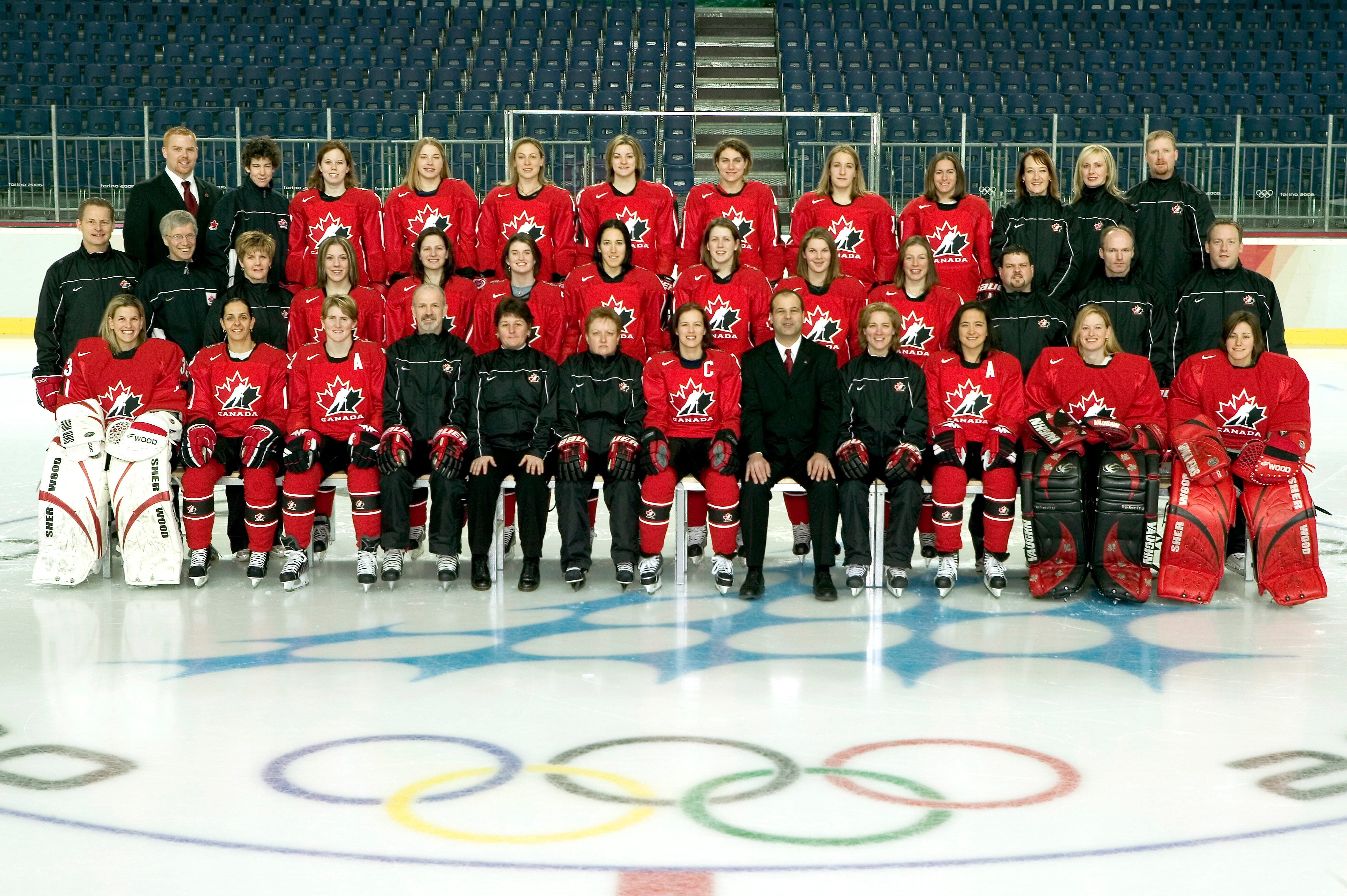 team  photo 06  n w o t 20170320221456 0??w=640&h=360&q=60&c=3