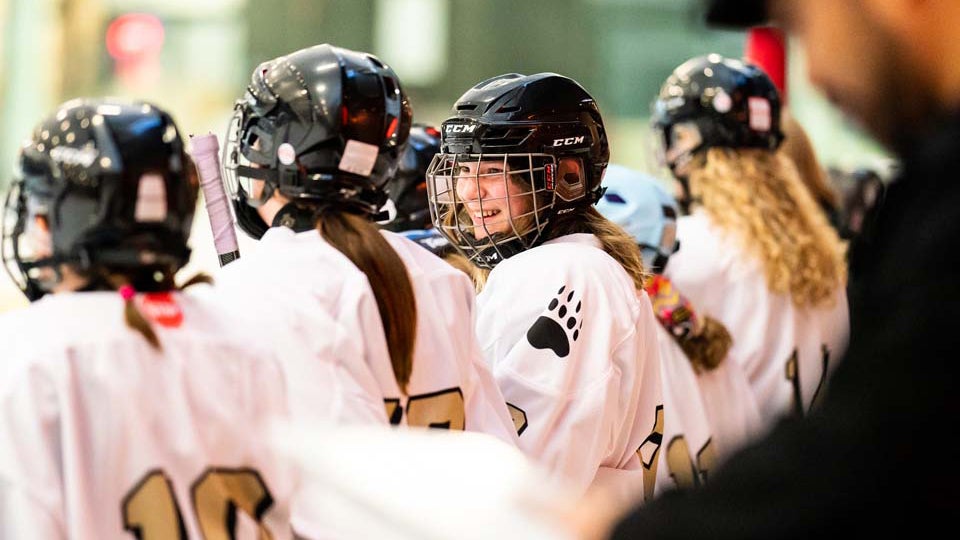 2022 wgihw calgary bench 960??w=640&h=360&q=60&c=3