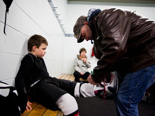 dad tying skates??w=640&h=360&q=60&c=3