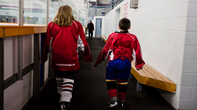 kids walking to rink