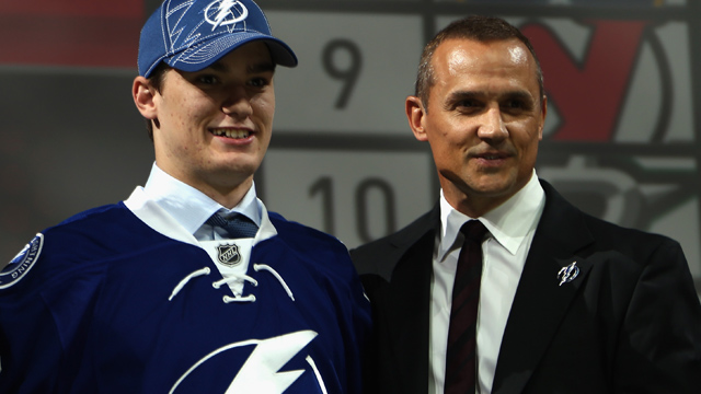 Drouin 3e choix au total de Tampa Bay; six anciens de la Coupe TELUS  réclamés au repêchage universel 2013 de la LNH | Hockey Canada