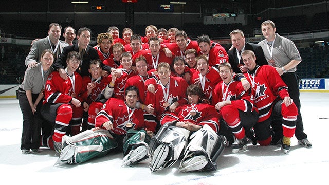 2005 wu17hc atl celeb bronze 640??w=640&h=360&q=60&c=3