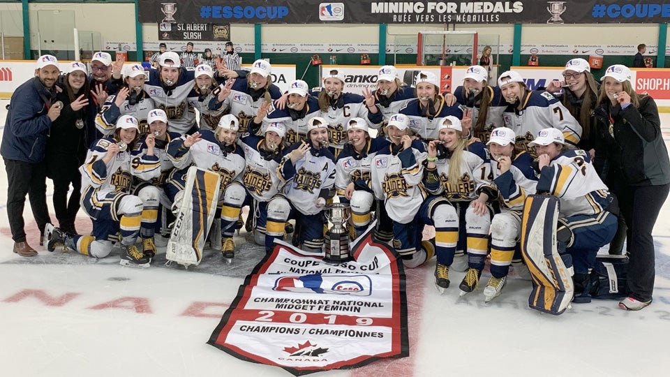 2019 esso cup st albert gold medal team photo 2??w=640&h=360&q=60&c=3