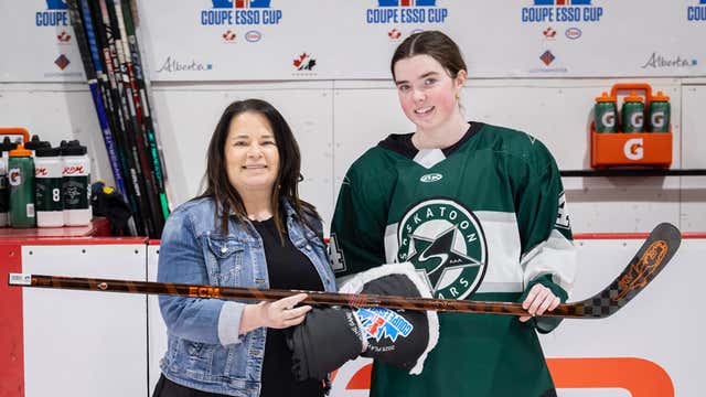 2025 esso cup debray stick??w=640&h=360&q=60&c=3