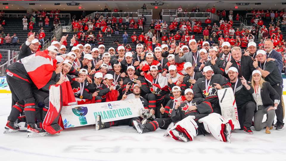 https://cdn.hockeycanada.ca/hockey-canada/Team-Canada/Men/Junior/2022/2022-wjc-aug-20-can-fin-group-960.jpg?q=60