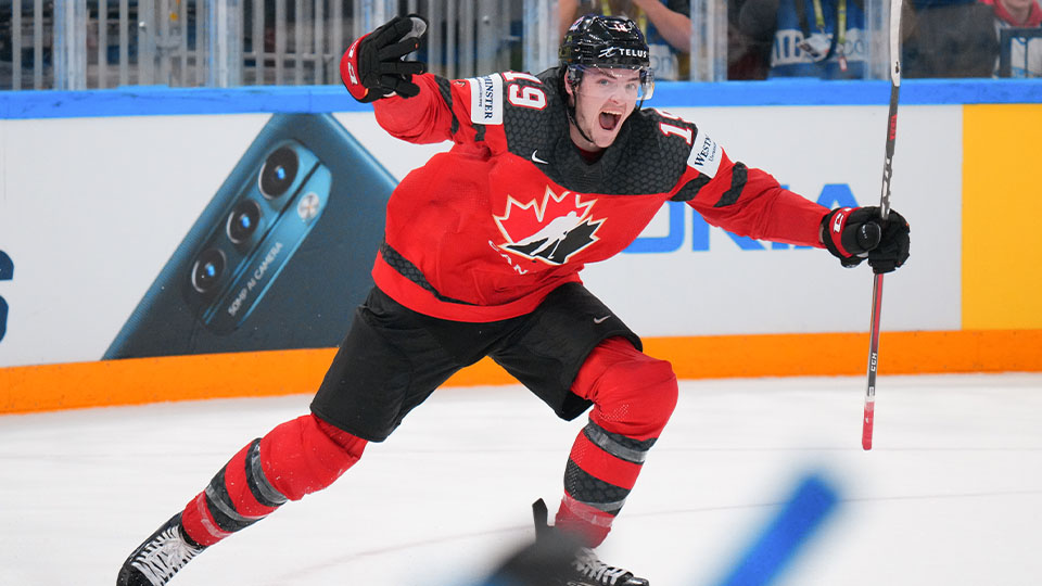 Canada tops Sweden at men's world juniors to set up quarterfinal clash with  Slovakia