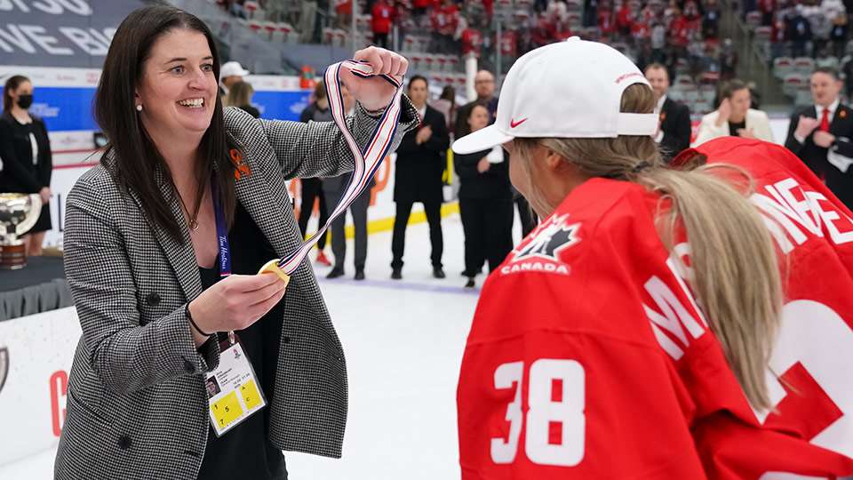 2023 24 nwt gina kingsbury hands out medals