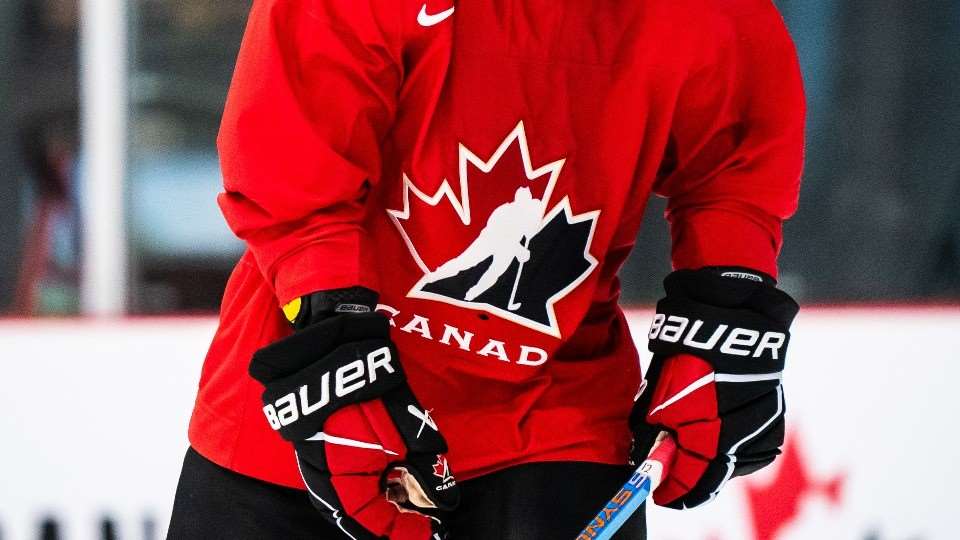NWT-PRO-42 TORONTO MAPLE LEAFS 2018 STADIUM SERIES NHL AUTHENTIC