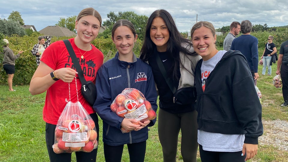 2023 24 nwt sept13 apple picking??w=640&h=360&q=60&c=3