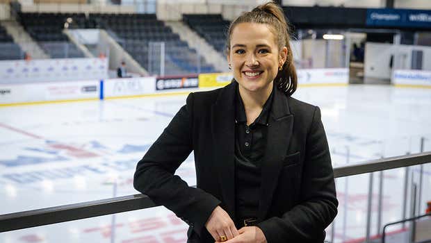 Volunteering for the love of the game | Hockey Canada
